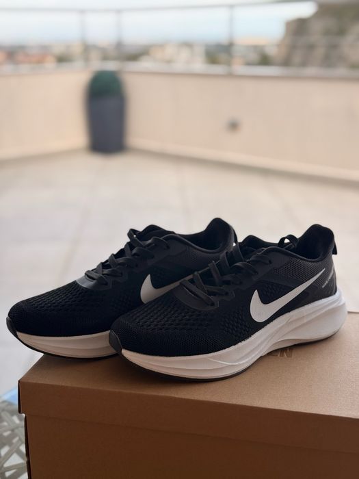 Продавам нови Nike React