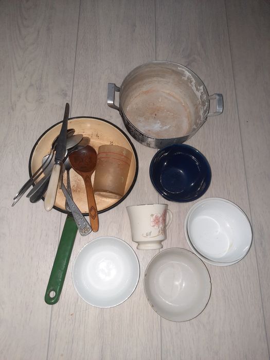 Много посуды для дома отдам