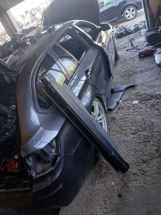 Rulou Plasa Portbagaj Bmw F11 din 2012