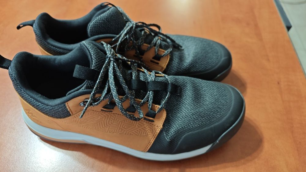 Încălțăminte joasă Drumeţie Quechua 
Încălțăminte joasă Drumeţi