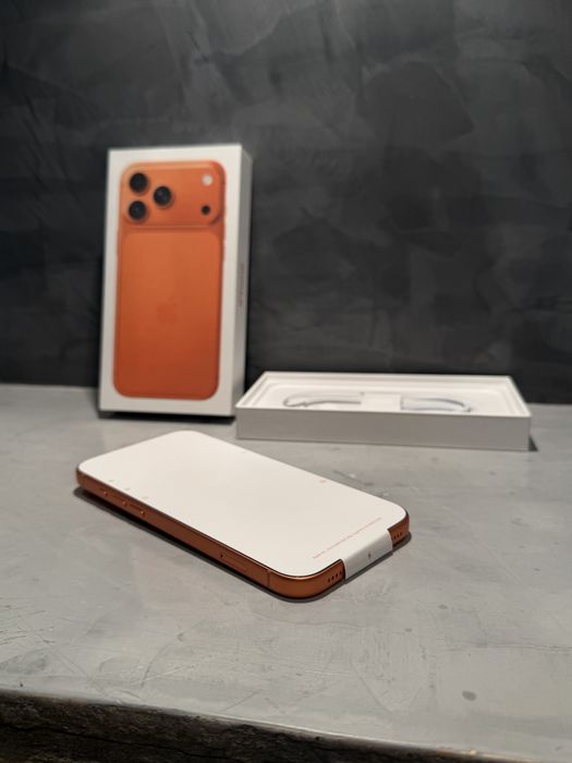 ЧИСТО НОВ Iphone 17 Pro Max 2TB Orange