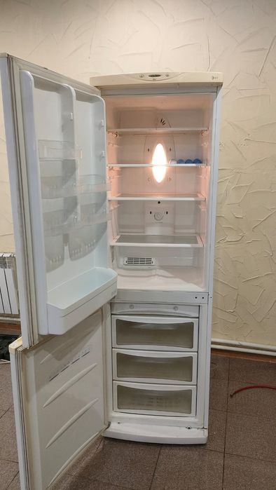 Продаются холодильник