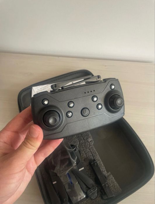 Drona cu camera video E88 Pro