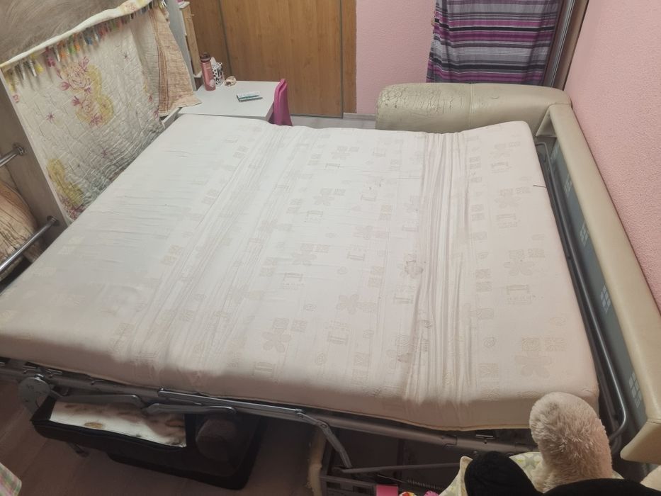 Диван с функция сън