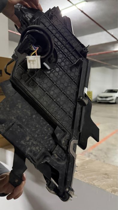 Права фара toyota prado