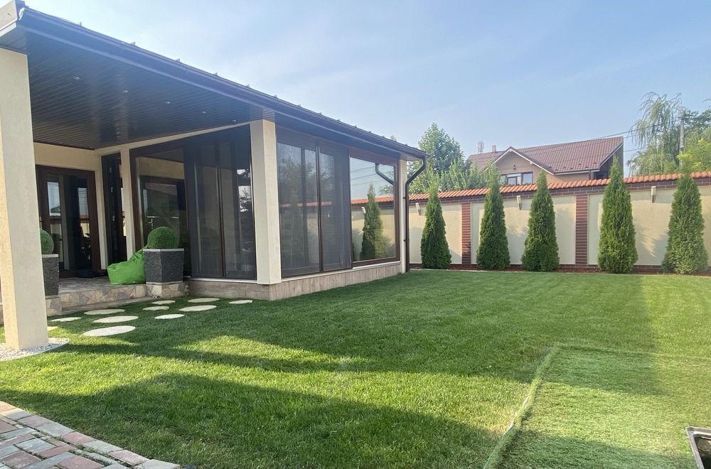 Vand casa Arcasilor