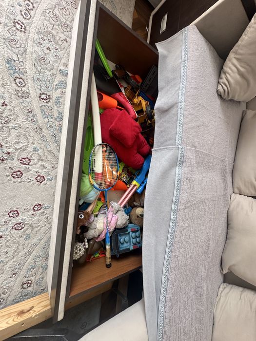 Продам диван в отличном состоянии.