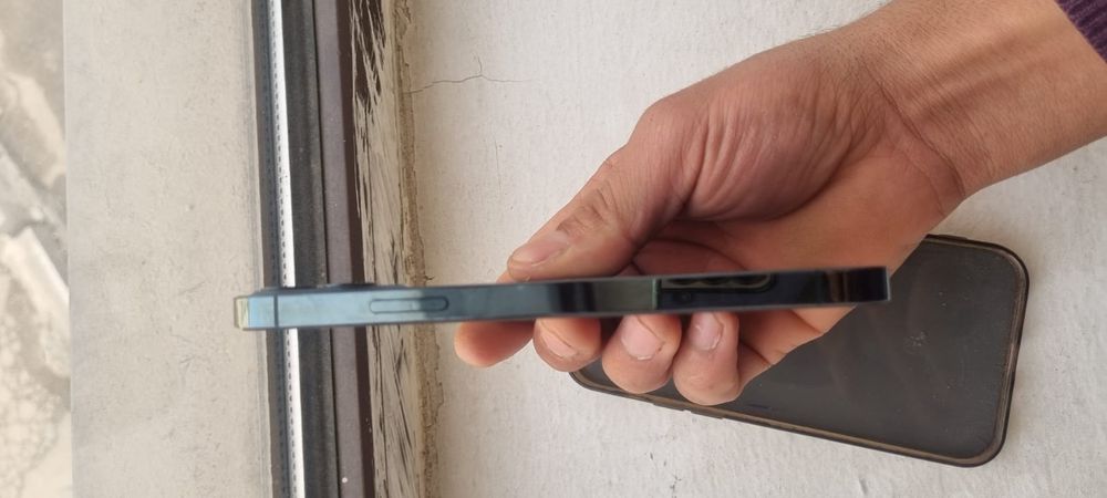 Айфон.    12 про