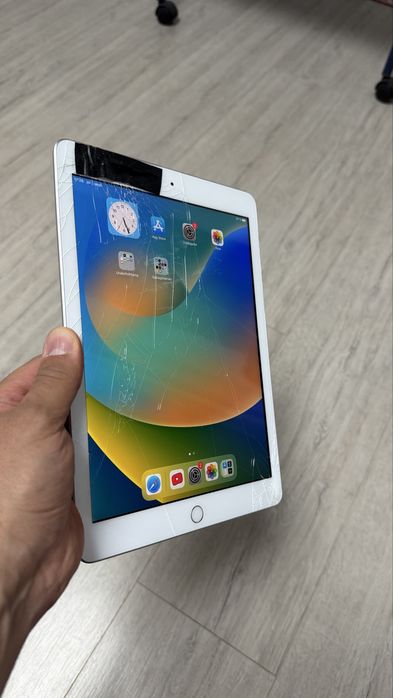 iPad 5th Gen A1822 Functionala Tableta