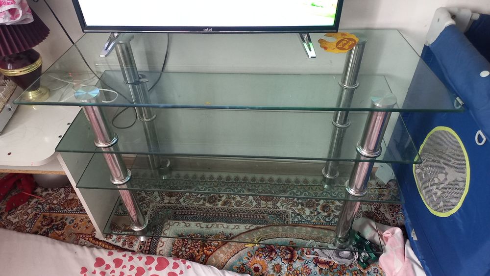 Стеклянный стол подставка
