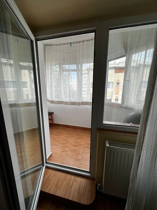 inchiriez  apartament 3 camere Nicolina 1