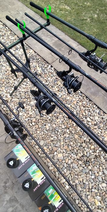 Set Complet Pescuit, 4 Lansete, 4 Mulinete 10000 cu Baitrunner,Rod Pod