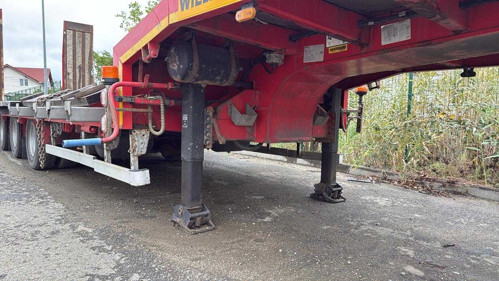 Trailer Wielton 4 axe, 2013, 1 axa liftanta, 1 axa viratoare