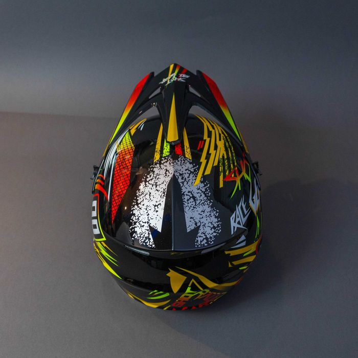 Каска с очила за ел. тротинетка , велосипед , мотокрос