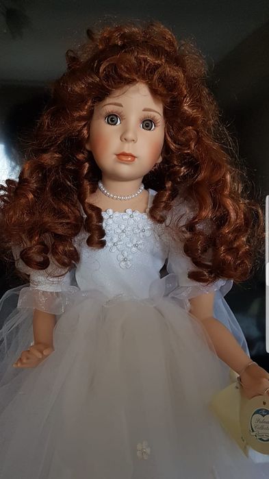 Papusa din portelan de colecție - Rezervata