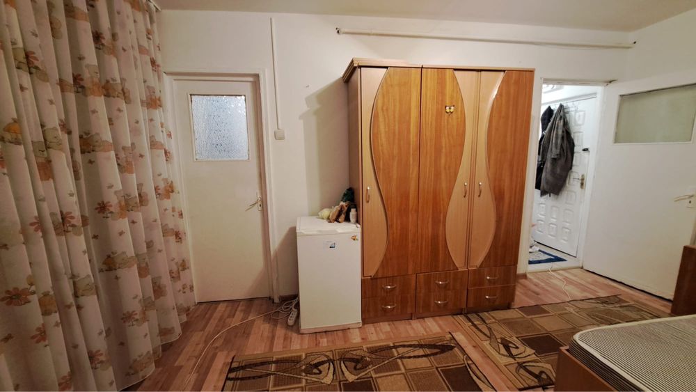 Inchiriez garsoniera