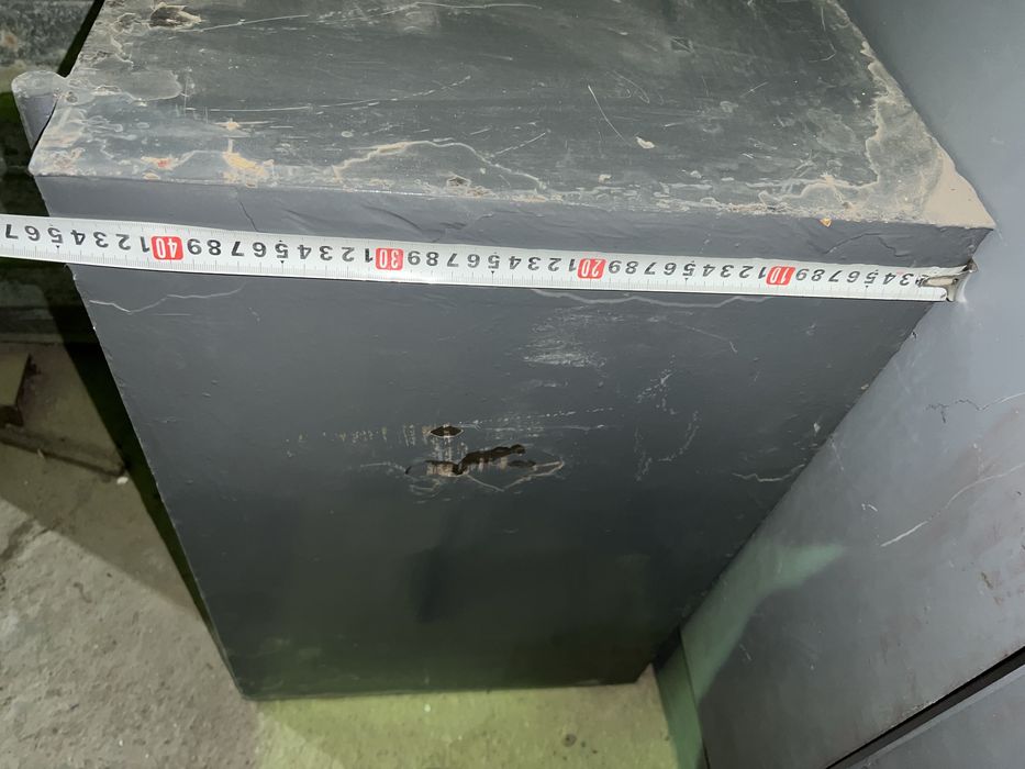 Сейф металический