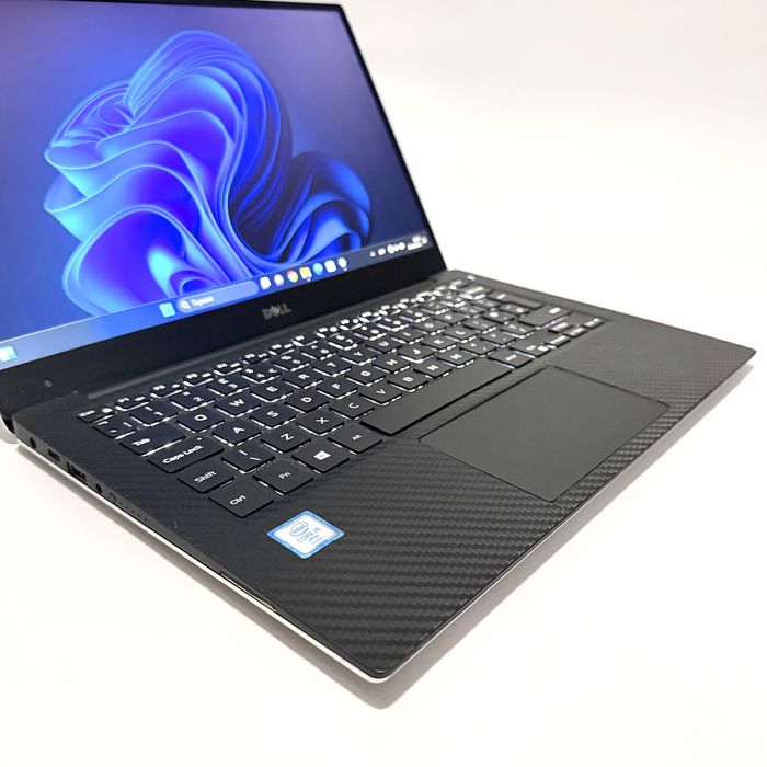 Лаптоп DELL XPS 9360
