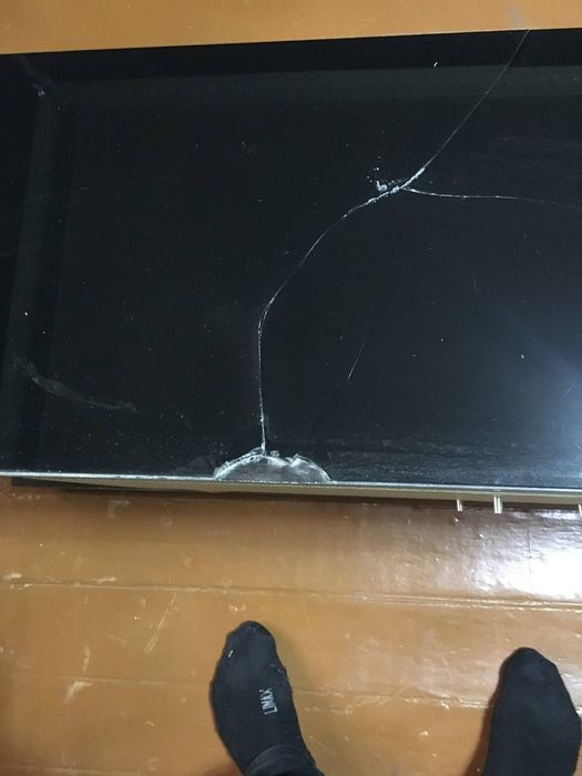 Стеклянная полка под телевизор со вставками