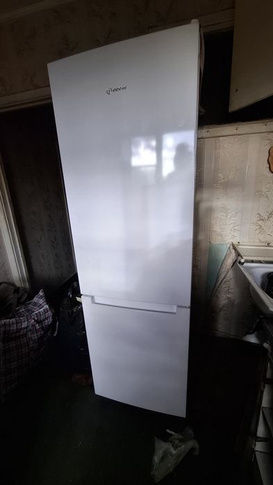 Холодильник  INDESIT