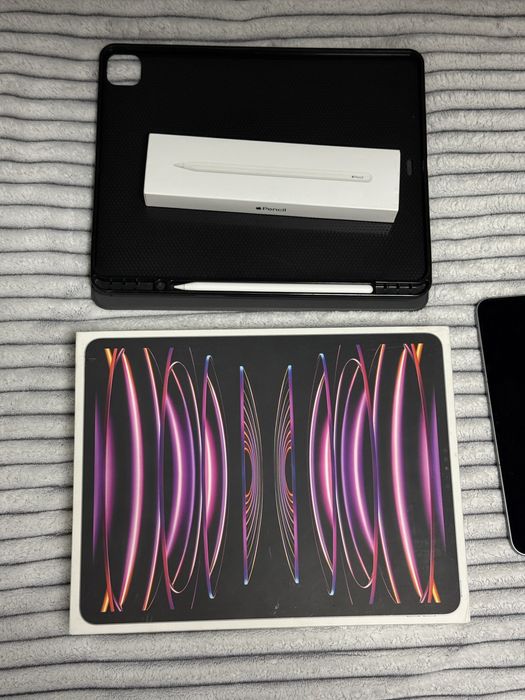 iPad Pro 12.9-inch (6th Generation) 512 GB