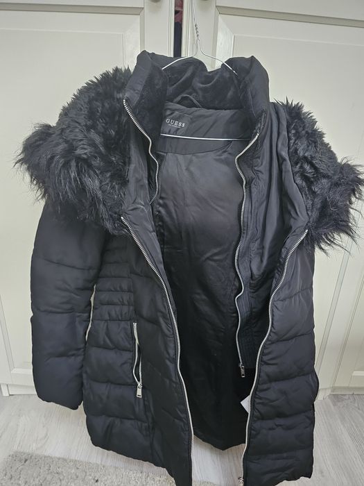 Geaca GUESS iarna din puf (marimea M)