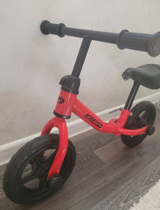 Продам детский беговел