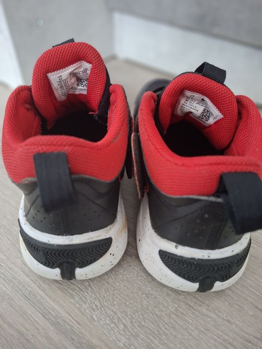 Nike Team Hustle, номер 37.5