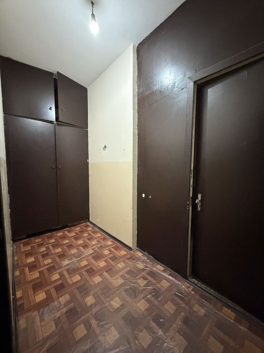 Продам квартиру сергели 8а 2/1/9 62000& 2х6 балк + лифтовая