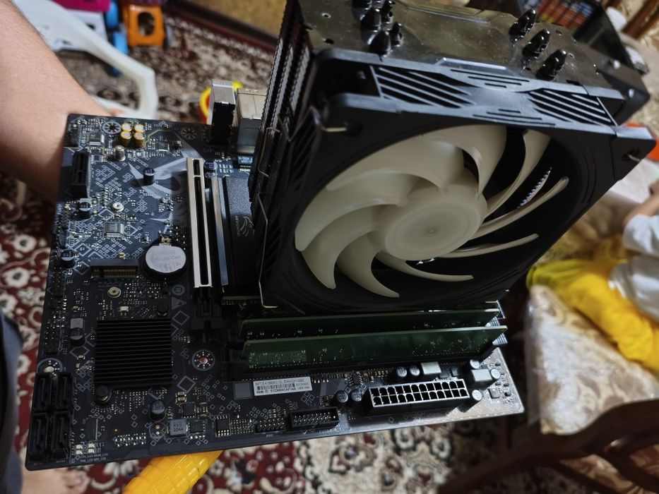 Комплект Core i5 12400f + b660 + 16 gb ddr4