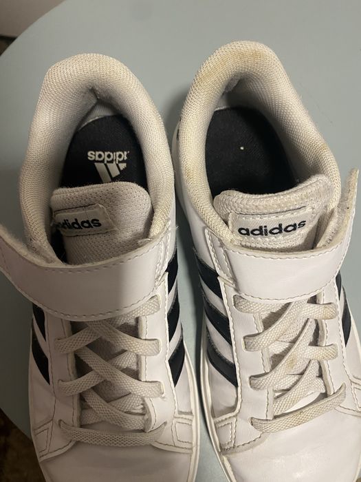 Adidasi Adidas marimea 33