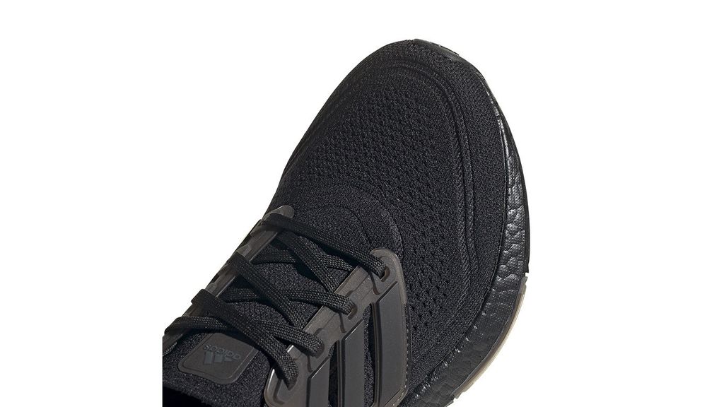 adidas Ultraboost 21