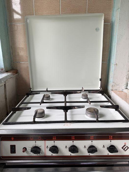 Себзорда 3/1/9 уй сотилади оркадан эшик очилган огород бор