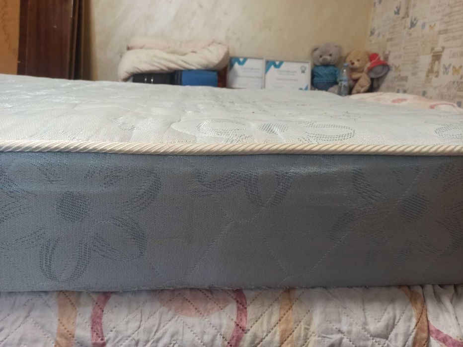 Продавам матрак използван малко