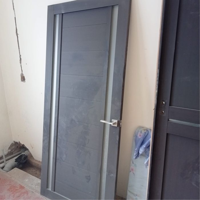 Дверьи межкомнатные продам