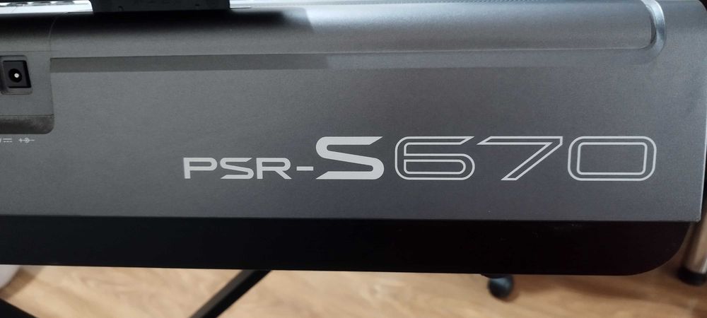 ORGA Yamaha PSR-S670 + Suport + Husă originală+ ritmuri