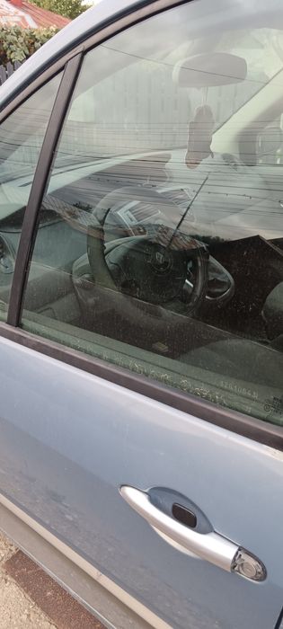 Vând Renault scenic 2004