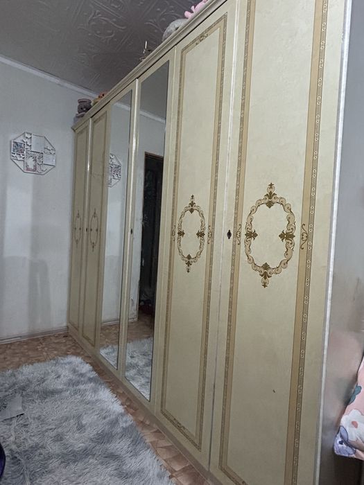 Шкаф 6-дверный, с зеркалами