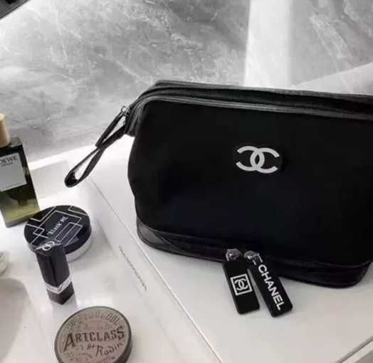 CHANEL несесер с двойно дъно