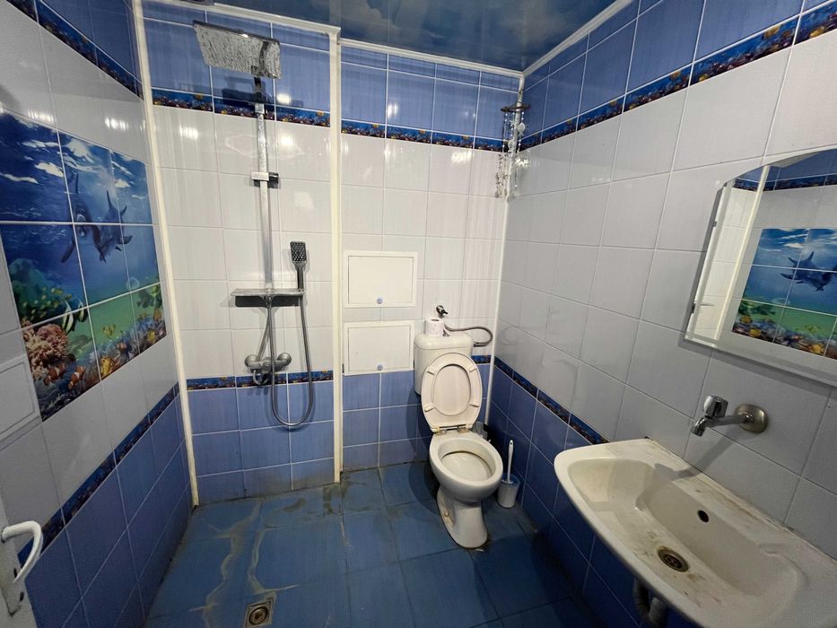 Продава обзаведена къща с голям двор в близко до Казанлък село