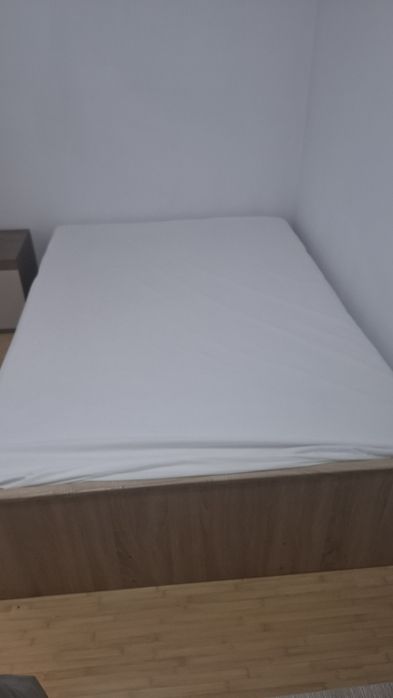 Vand saltea 140x200cm, ca noua