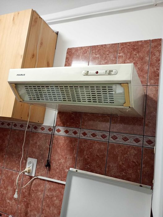 Vand Hota Fourlis cu un singur motor, foarte putin folosita