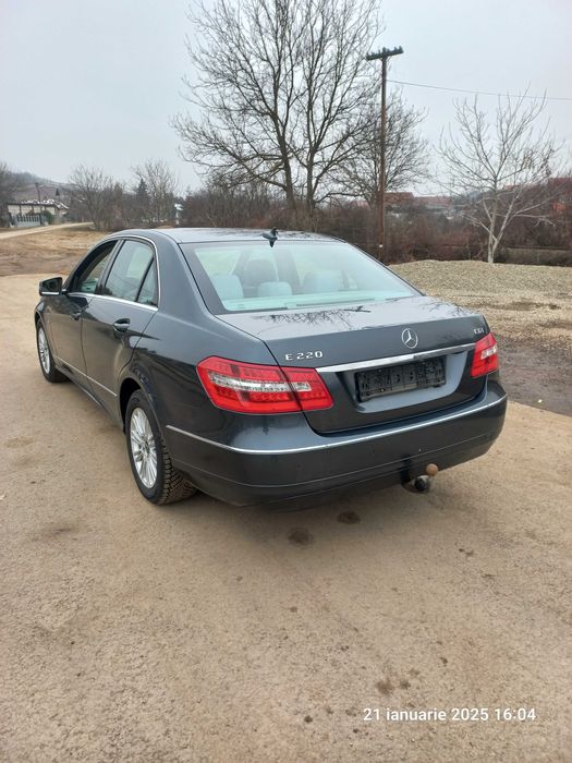 Vand Mercedes-benz E 220