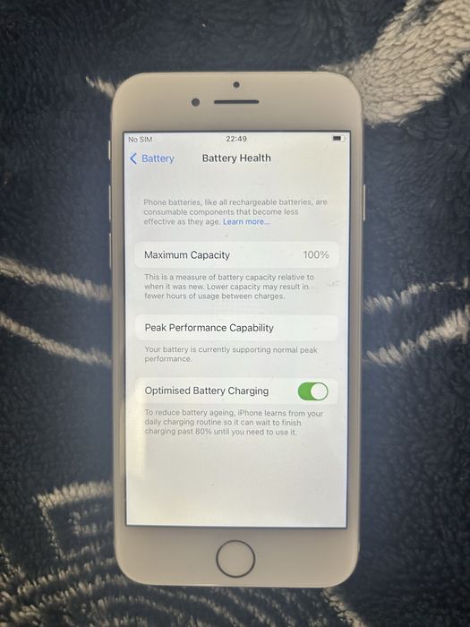 Vând iPhone 7 32gb(rezervat)