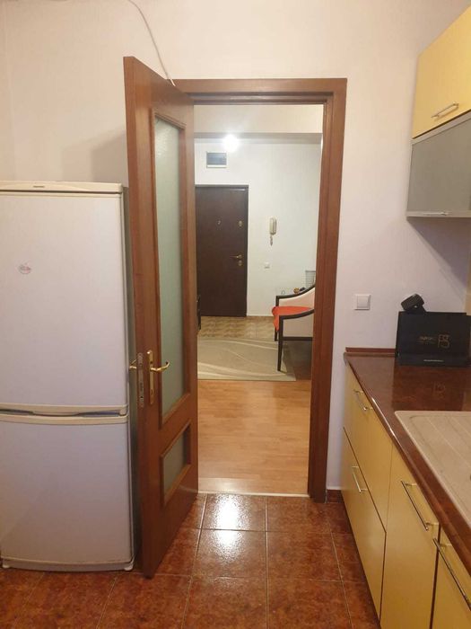Inchiriez apartament 2 camere decomandate