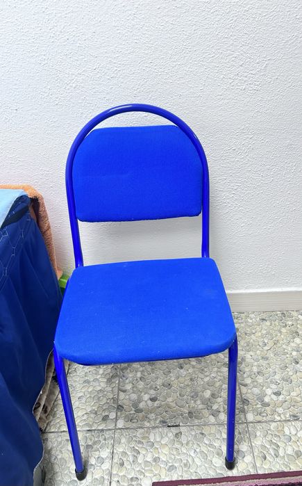 Продам синий стул недорого