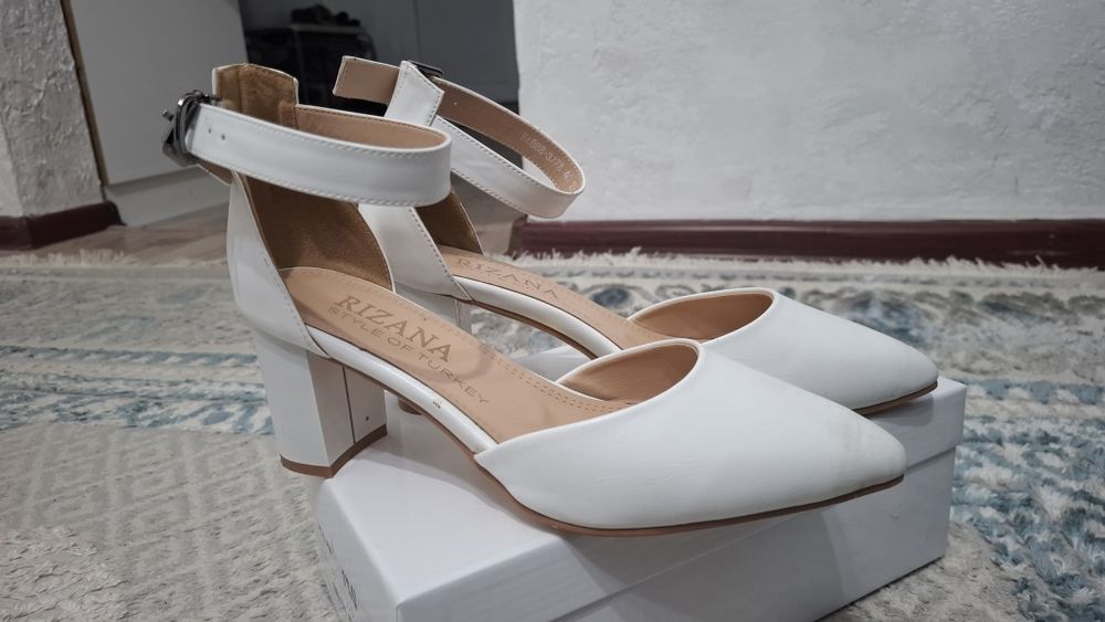 Продам Туфли размер 41