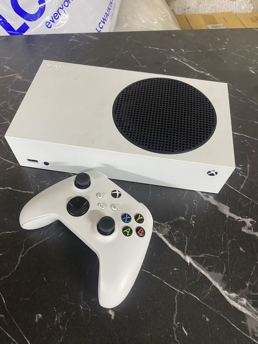 Xbox series s 1 гейм пад с играми