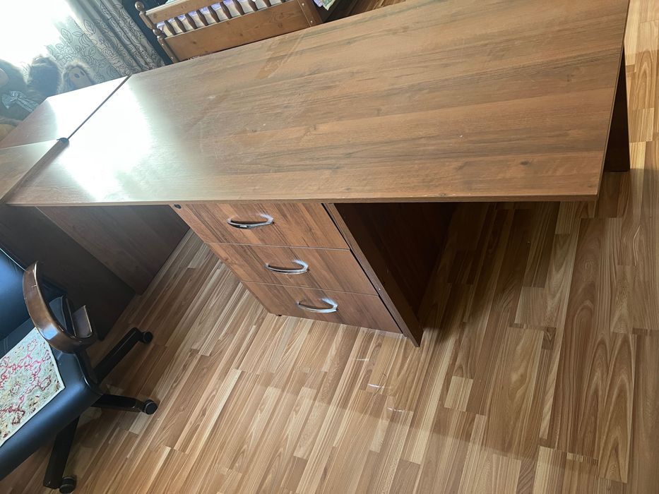 продам офисный стол