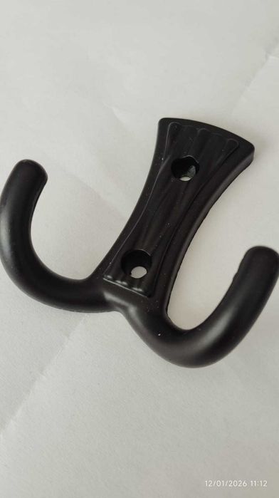 Стенен закачалник с етажерка- идеален за антре, спалня или всекидневна